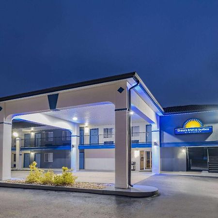 Days Inn By Wyndham Hamilton Екстериор снимка