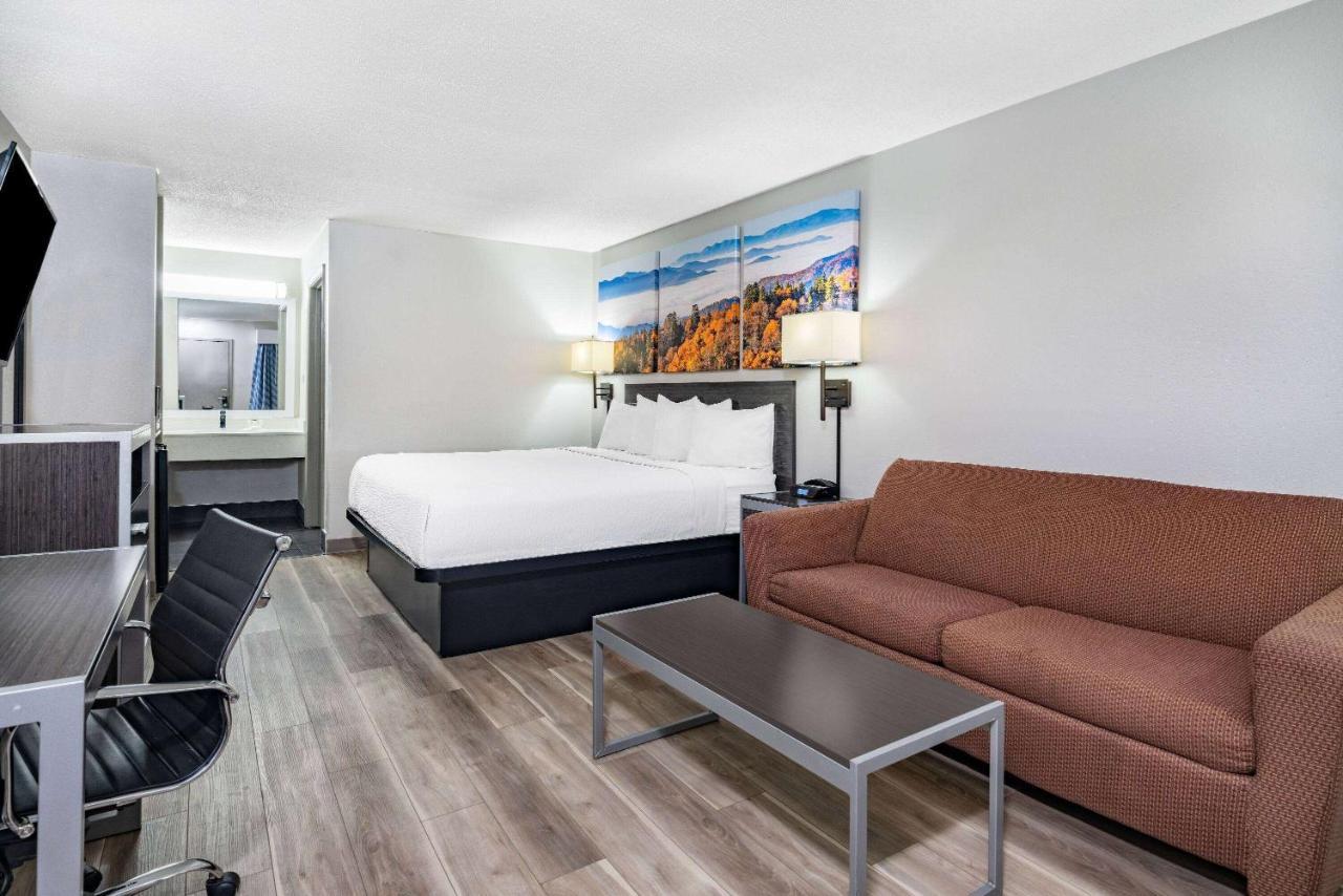 Days Inn By Wyndham Hamilton Екстериор снимка